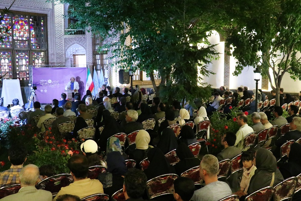 در نخستین شب از هفتۀ اردبیل، خانۀ تاریخی صادقی میزبان یکی از باشکوه‌ترین و فرهنگی‌ترین برنامه‌های سال بود؛ «شب میراث فرهنگی اردبیل» شبی پر از شور، هویت و افتخار