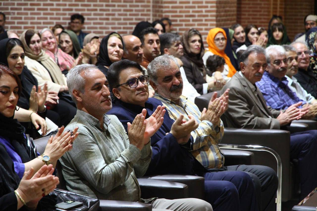 «بیرلیک گونشی» محفل شعر و موسیقی رد اردبیل برگزار شد