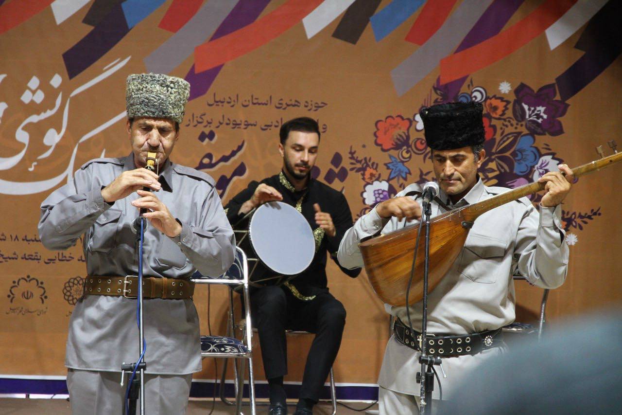 «بیرلیک گونشی» محفل شعر و موسیقی رد اردبیل برگزار شد
